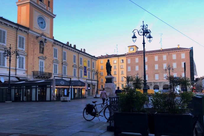 Piazza.lato.governatore w.jpg